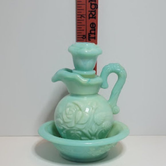 VINTAGE 1970's AVON GREEN MILK GLASS PITCHER, BOWL & STOPPER HELD BATH OIL EMPTY - Picture 4 of 4